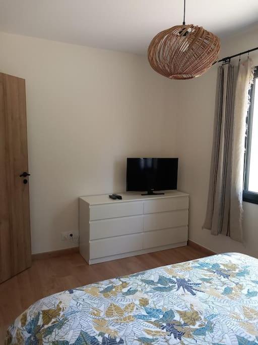 סן-ז'וליין-אן-בורן Maison Neuve Avec Piscine Chauffee, 4 Kms De Contis Plage מראה חיצוני תמונה